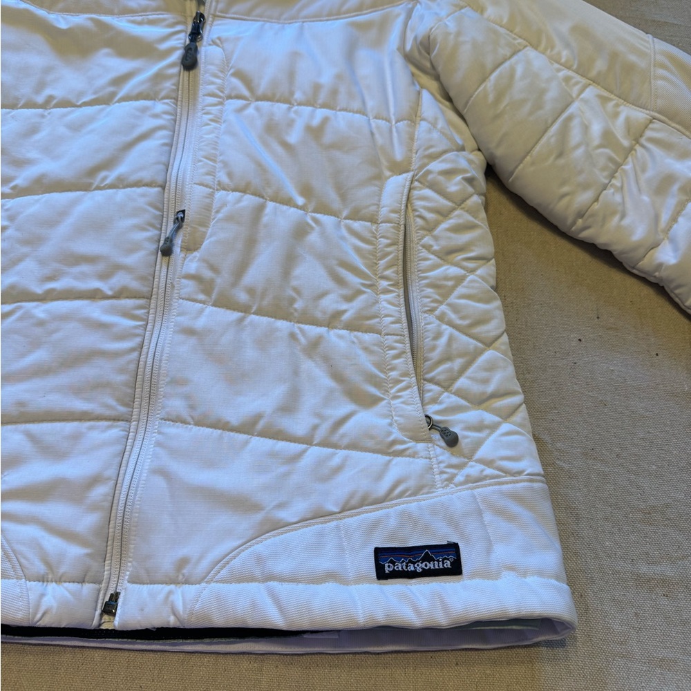 Women’s Patagonia White Winter Jacket - Picture 4 of 10